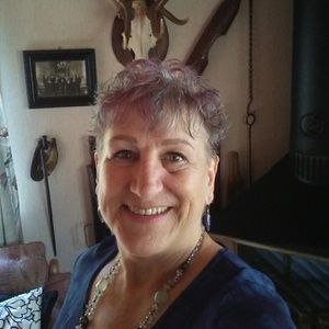 Meet your Posher, Debi